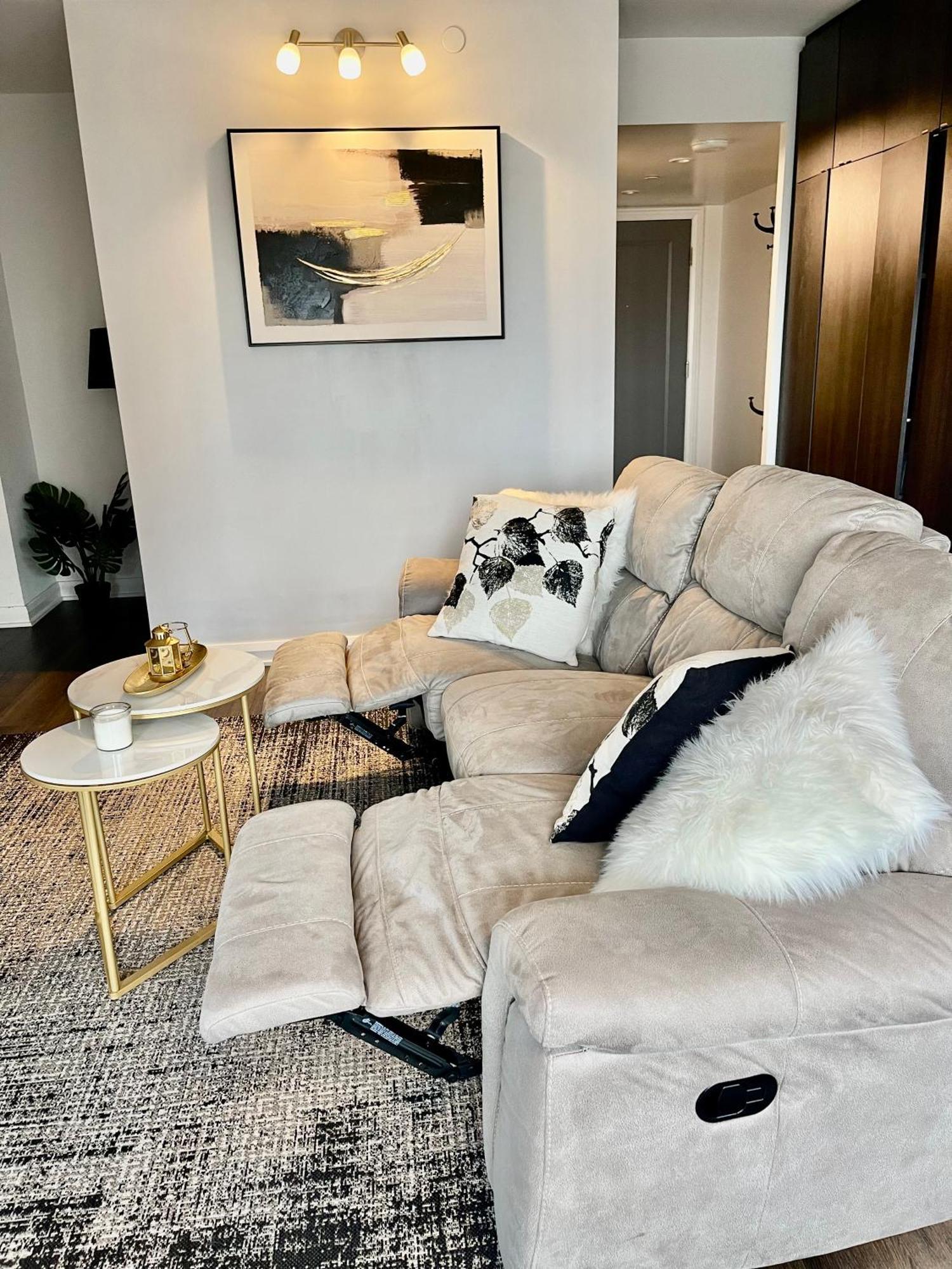 Luxury 2-Bedroom Apartment In Yorkville With The Best City View In Downtown Toronto Exterior photo