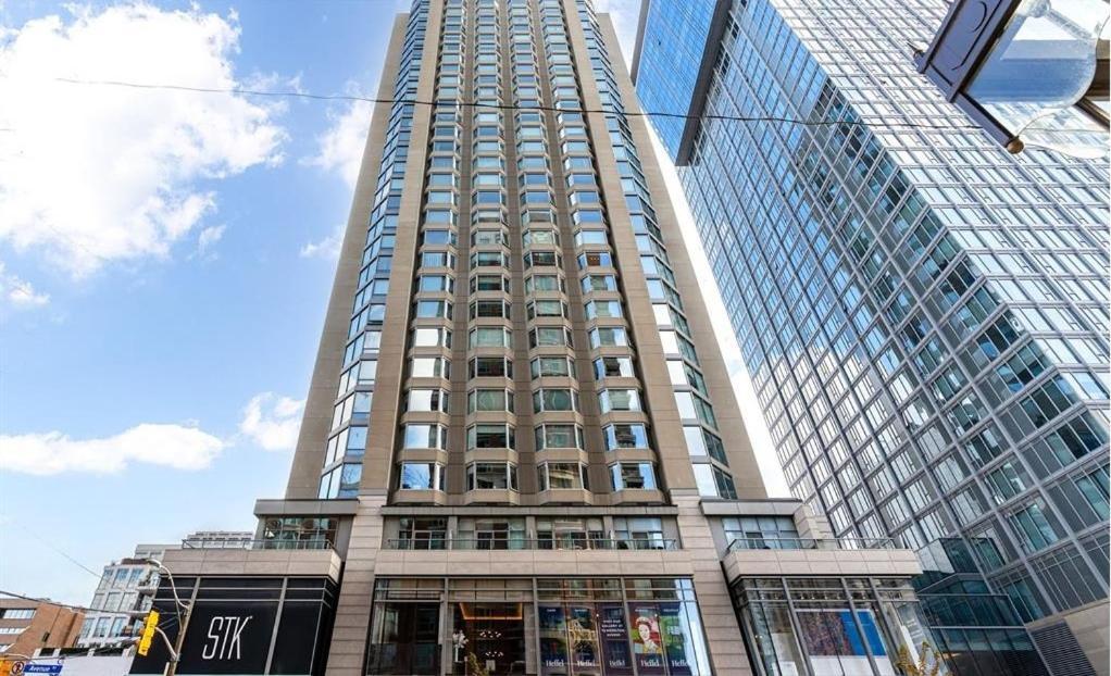 Luxury 2-Bedroom Apartment In Yorkville With The Best City View In Downtown Toronto Exterior photo